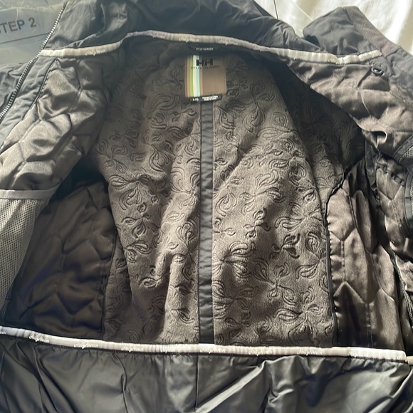 HELLY HANSEN Black and White Ski Coat - Picture 9 of 10